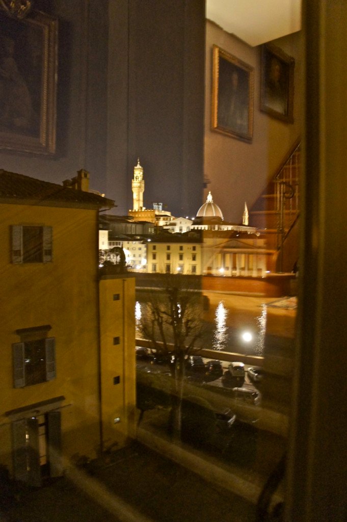 A vista sobre o Rio Arno, a cúpula do Duomo e o Palazzo Vecchio de Florença do apartamento da minha amiga Sue.