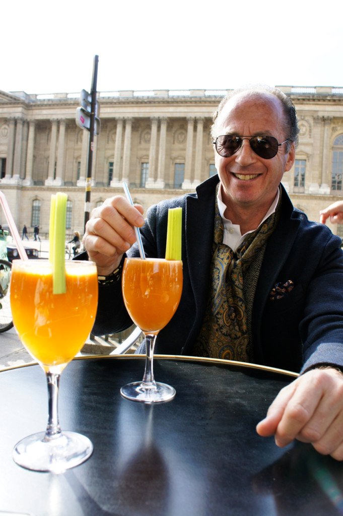 Suco de Cenoura, maçã, laranja e salsão. ótimo! Salgado é só o preço...6 €!