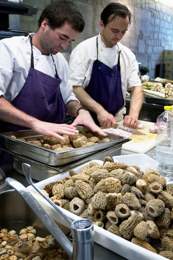 Os sous-chefs trabalham das 9:30 da manhã até a meia noite!! É um passo absolutamente necessário para se transformar em chef.