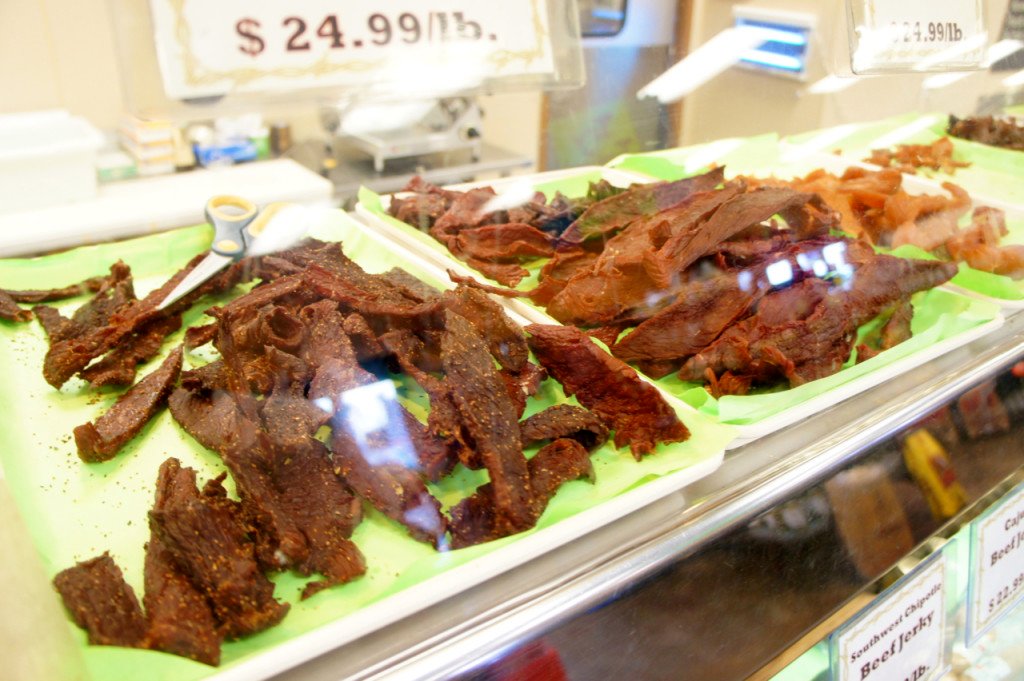 Nós pegamos a tradicional e arriscamos uma novidade na de perú!  Deliciosa!  Levamos para casa.