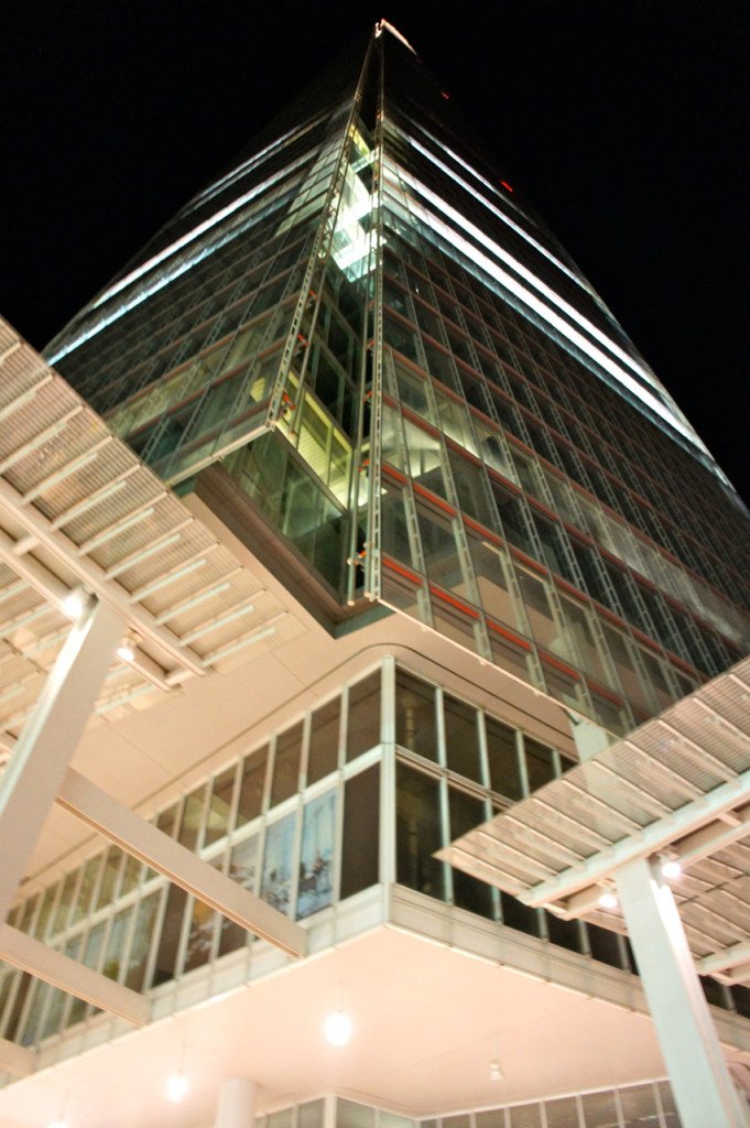 O prédio mais alto da Europa, o The Shard em Londres pelo arquiteto italiano, Renzo Piano.