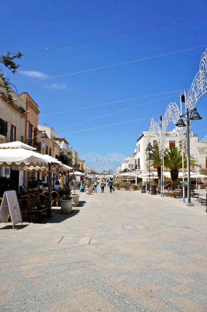 Chegamos a San Vito lo Capo na hora do almoço, e etava tudo tranquilo. Com o calor, muitas pessoas se recolhem...