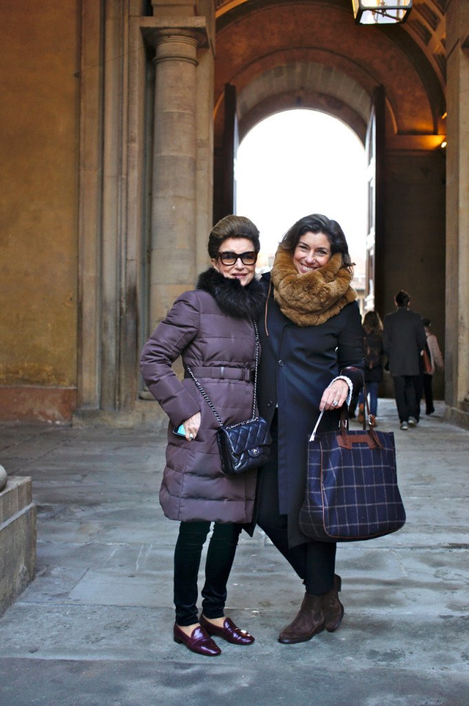 Com a minha bolsa Chez Dédé.  Casaco CP Prada, sapato Repetto.  Meu casaco Yohji Yamamoto e bota Andreoni.