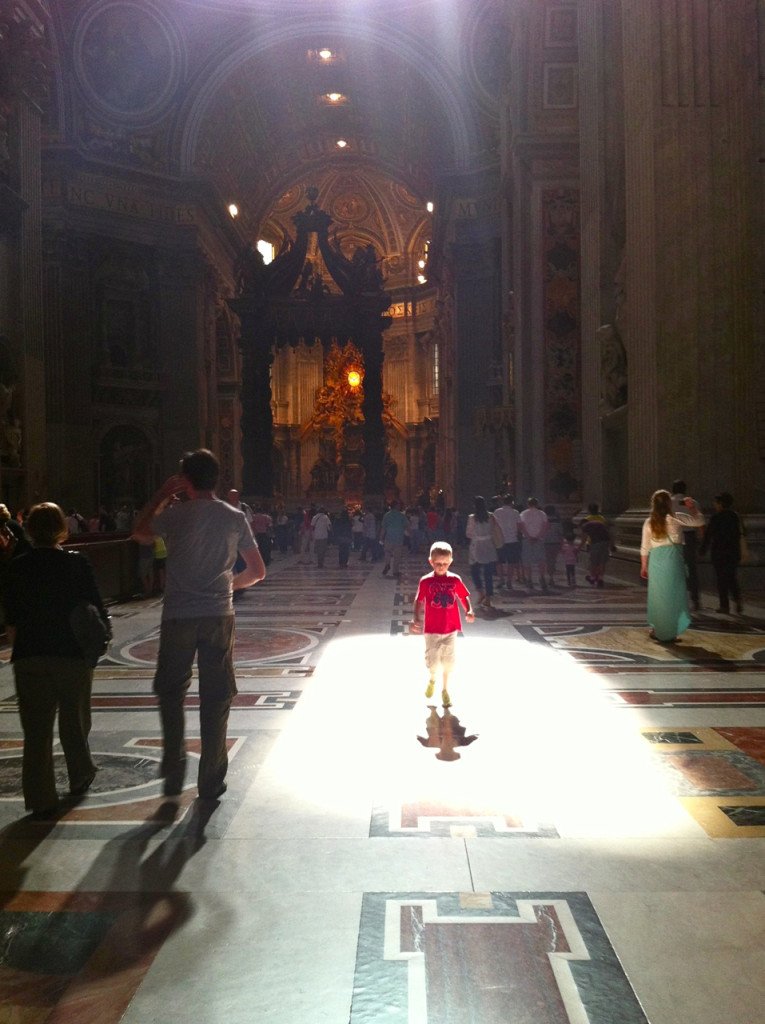 A Basílica de San Pedro é um rompante de emoção... Que luz era essa?!