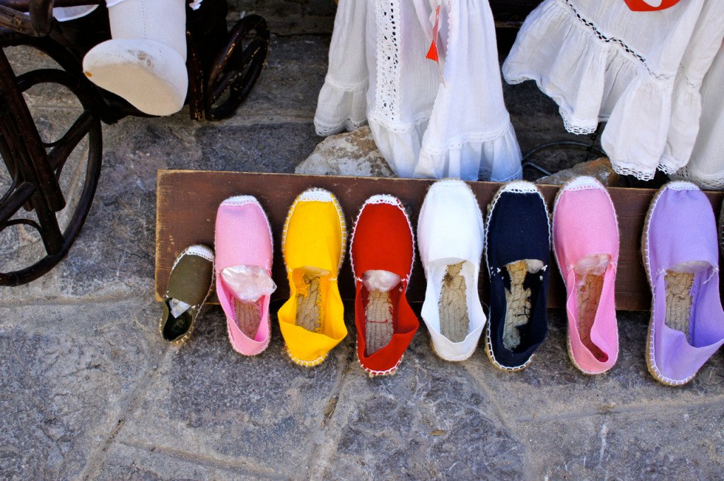 As espadrilhas são originárias da Espanha. Tem até para crianças!