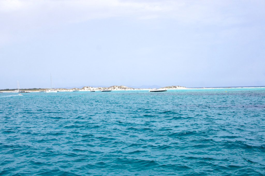 Primeiro fomos visitar um pedaço da ilha mais abandonado pois se chega quase só de barco. A praia Espalmador