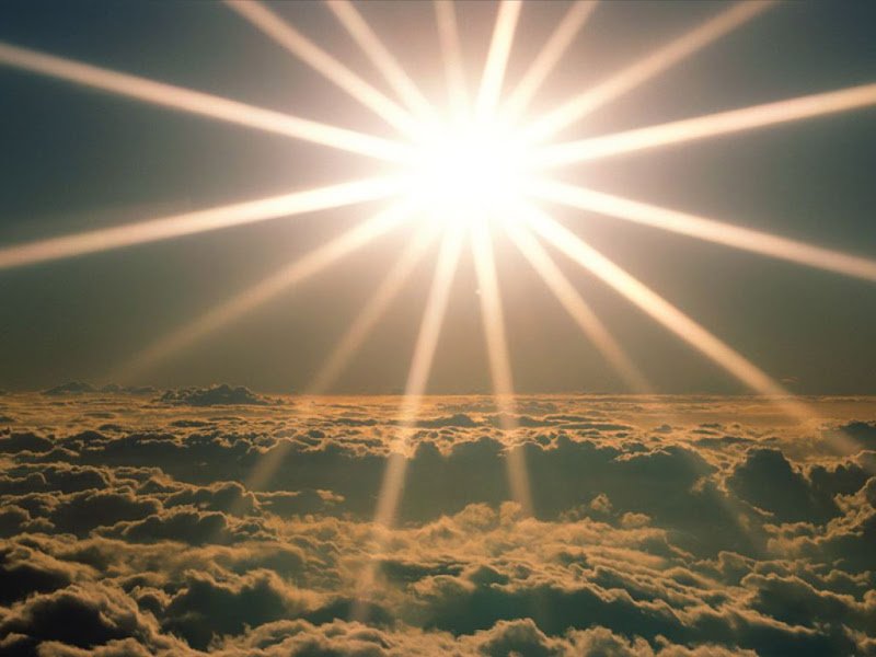 : O elemento do signo do Sol de uma pessoa revela a força básica interior que motiva tudo o que ela faz. O elemento do signo do Sol também elucida a maneira como a pessoa vê a vida em si, e quais suas expectativas em relação às experiências de vida