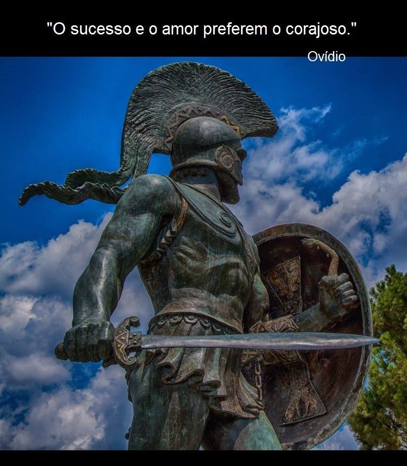 De gosto pelo desafio da conquista, Ares só se sente bem em pleno massacre pois ama a luta por si mesma, pela alegria feroz de destruir. Seu furor não obedece senão à brutalidade de seu instinto destruidor. Seu emblema é a coragem. Acompanham-no Éris (a Discórdia), que com seu archote em chamas acende o furor no coração dos soldados e seus filhos, Deimos (terror) e Phóbos (medo), também servidores fiéis desse funesto deus.