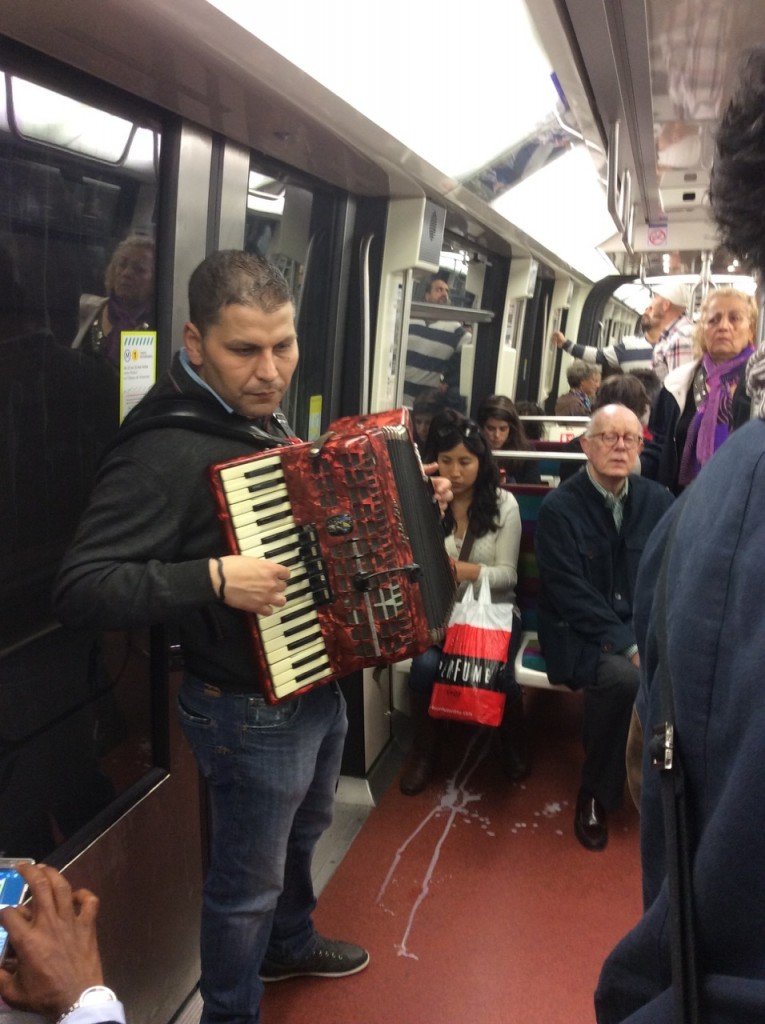 Cenas de metro em Paris