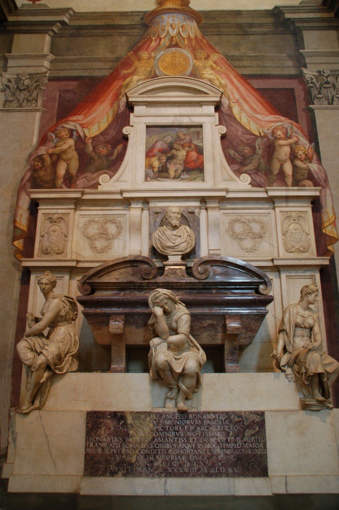Túmulo por Vasari.