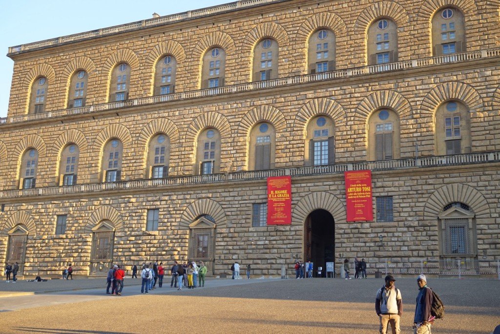 Para chegar ao centro se passa pelo lindo Palazzo Pitti que era a residência dos Medici no Renascimento