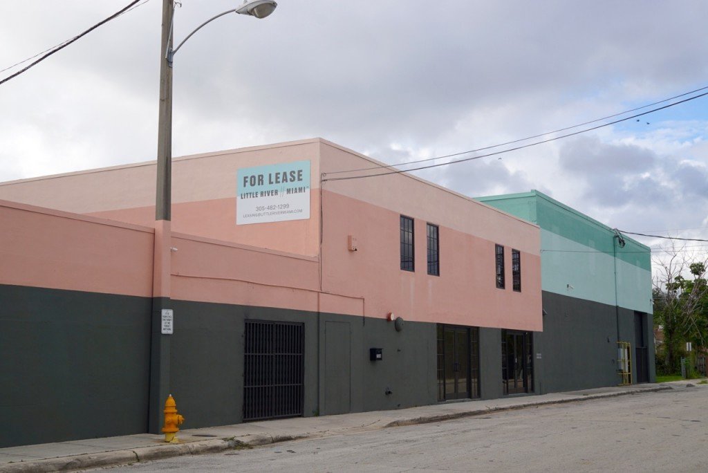 Escolheram cores pasteis para darem unidade a toda a zona.