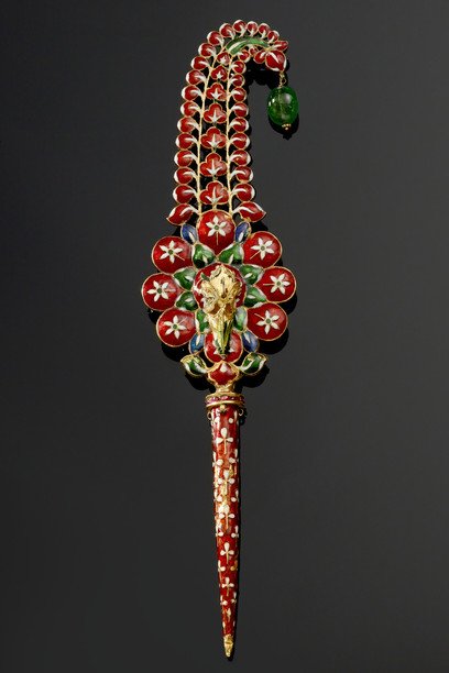 Turban-Ornament-Jigha-Front-and-back-North-India-Mughal-1675-1750-Gold-set-with-spinel-diamonds