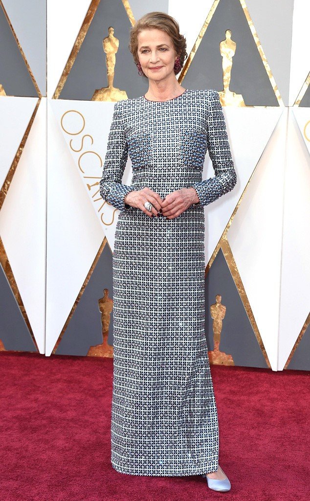 Tão elegante e sincera ao seu estilo Charlotte Rampling em seu Armani