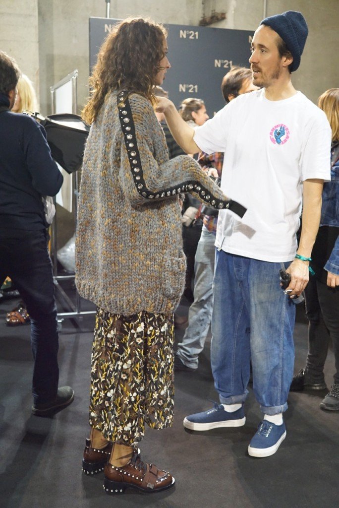 Backstage de um desfile em Milão