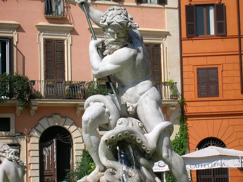 Toda a dramaticidade de Giacomo della Porta e Gian Lorenzo Bernini nesta Fontana di Nettuno, construída em 1574 e incrustada na Piazza Navona, na Cidade Eterna (Itália).