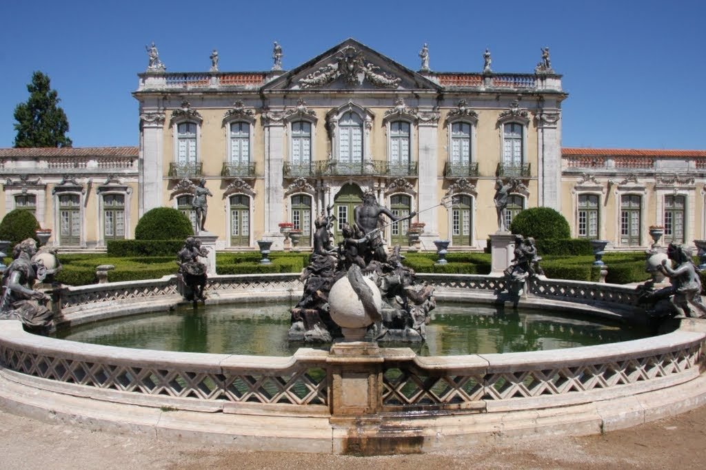 Em Sintra, distrito de Lisboa (Portugal), a obra de John Cheese (1771) enfeita o Palácio de Queluz, aberto à visitação pública.