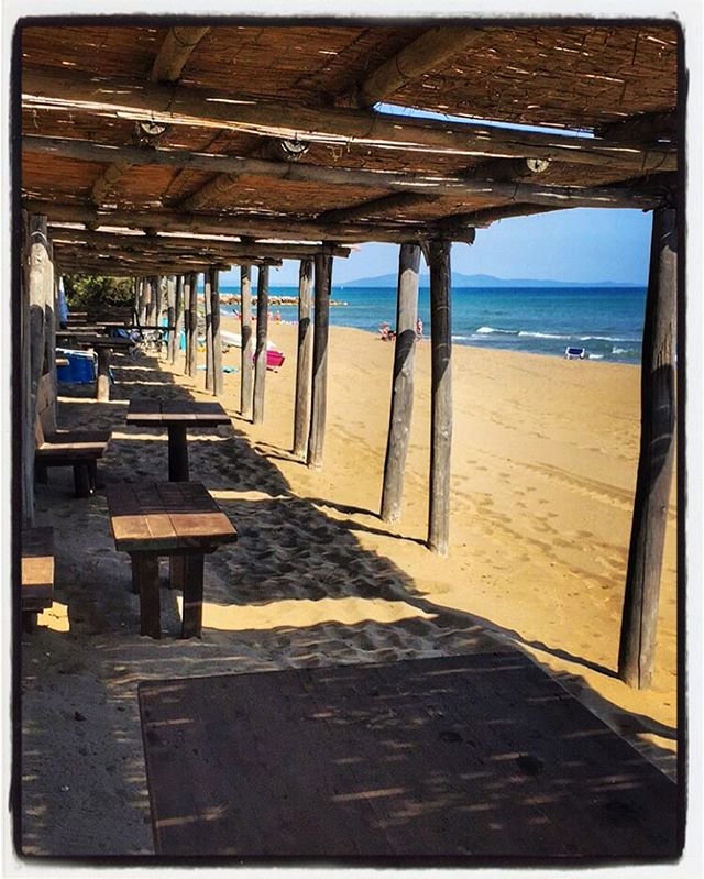 Essa é uma das minhas praias favoritas. Fica na Toscana perto de Castiglione della Pescaia. Se chama Roccamare