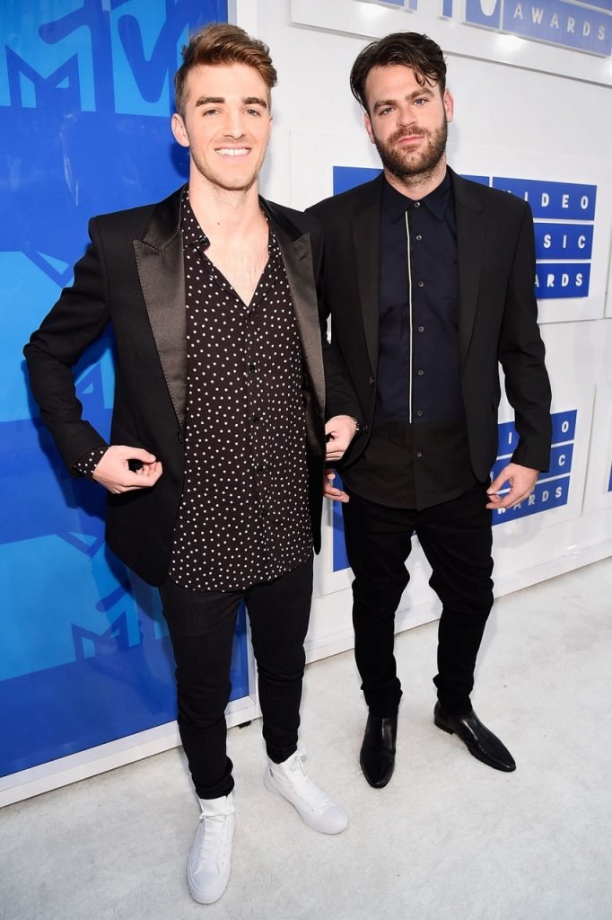 Chainsmokers-MTV-VMA-red-carpet-2016-billboard-1240