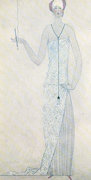 woman-with-sautoir
